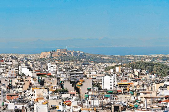 Σε στεγαστική κρίση τα τέσσερα στα 10 νοικοκυριά