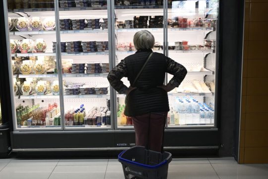 Κατώτατος μισθός: Τέταρτη χαμηλότερη σε αγοραστική δύναμη η Ελλάδα εντός Ε.Ε. [πίνακες]