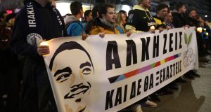 Η μεγάλη, σιωπηρή και πολύχρωμη πορεία για τον Άλκη