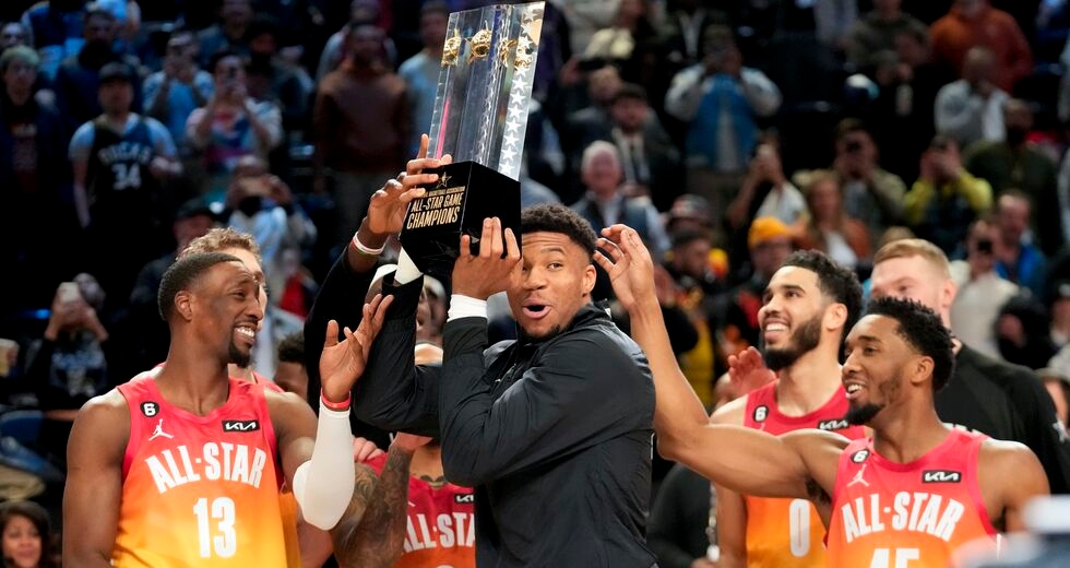 Νικητής ο Γιάννης MVP ο Τέιτουμ