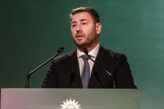 Tα διλήμματα Ανδρουλάκη