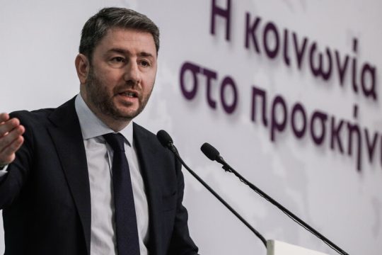 Σκληρό ροκ για να αντέξει την πόλωση
