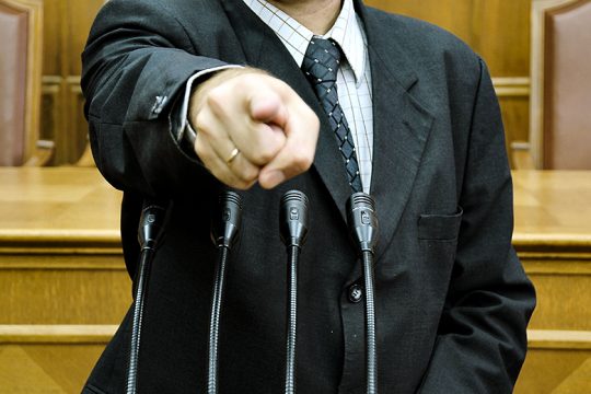 Προς τι το μίσος και ο αλληλοσπαραγμός;