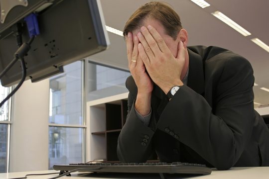 Οι εξευτελιστικές μαζικές απολύσεις