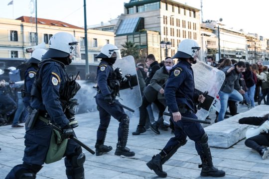 Αντίδραση στην «αυταρχική στάση» της κυβέρνησης Μητσοτάκη