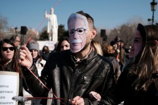 «Η αξιολόγηση θα μείνει στα χαρτιά»