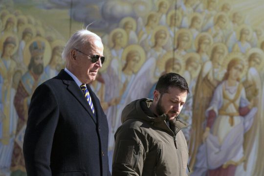 Ο Μπάιντεν στο Κίεβο, ο Πούτιν στο Μπαχμούτ