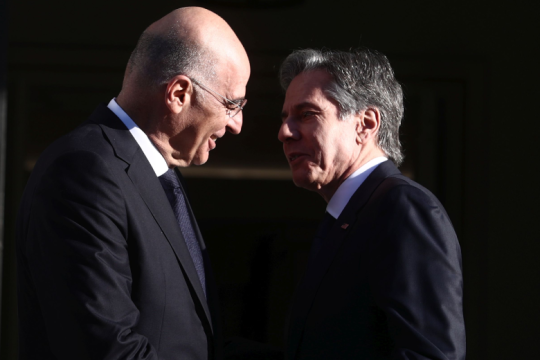 Εκτάκτως στο νοσοκομείο ο Νίκος Δένδιας