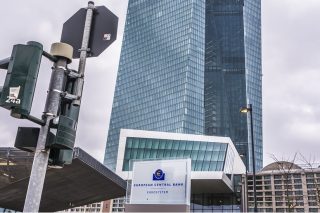 ΕΚΤ: Αρνητική η δημοσιονομική θέση των κυβερνήσεων της ευρωζώνης