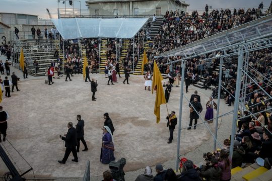Μετά τον σάλο απομακρύνθηκε χρυσαυγίτης από την τελετή έναρξης στην Ελευσίνα