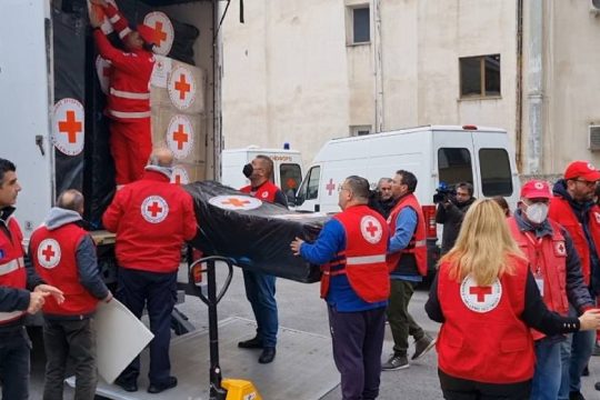 Αλληλεγγύη από την Ελλάδα σε Τουρκία και Συρία – οι αποστολές βοήθειας