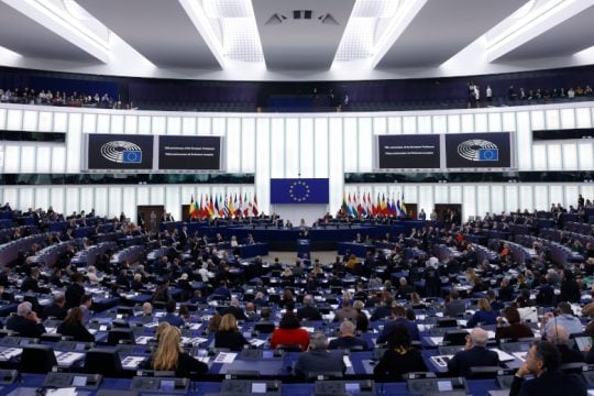«Κεραυνοί» κατά Μητσοτάκη στο Ευρωκοινοβούλιο για τις υποκλοπές