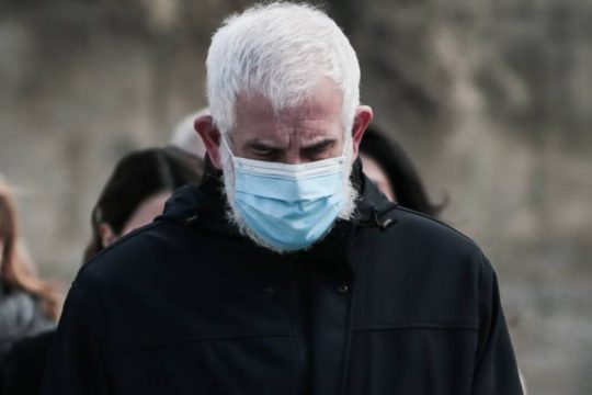 Ένοχος για τις δυο απόπειρες βιασμού ο Πέτρος Φιλιππίδης – Αθώος για τον βιασμό