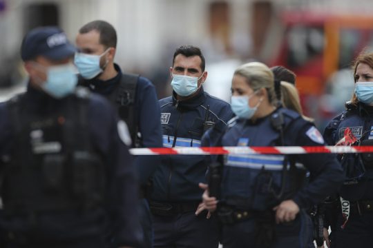 Διαμελισμένο πτώμα γυναίκας βρέθηκε σε πάρκο στο Παρίσι