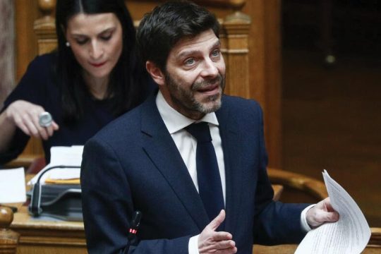 Ο Ν. Γιατρομανωλάκης σε διχαστικό ρόλο