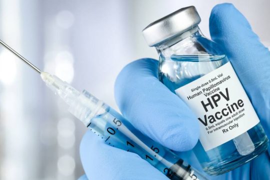 Η Γαλλία προχωρά σε γενικευμένο εμβολιασμό των εφήβων κατά του ιού HPV