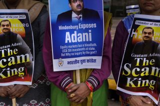 «Τυφώνας» Adani στην Ινδία