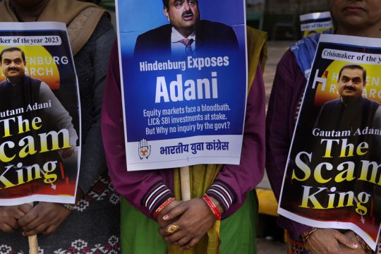 «Τυφώνας» Adani στην Ινδία