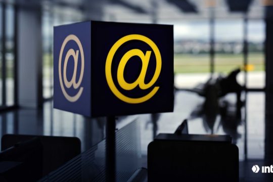 Intrakat: Υλοποίηση έργου για πλήρη κάλυψη σήματος και πρόσβαση στο διαδίκτυο στα 14 περιφερειακά αεροδρόμια της Fraport Greece