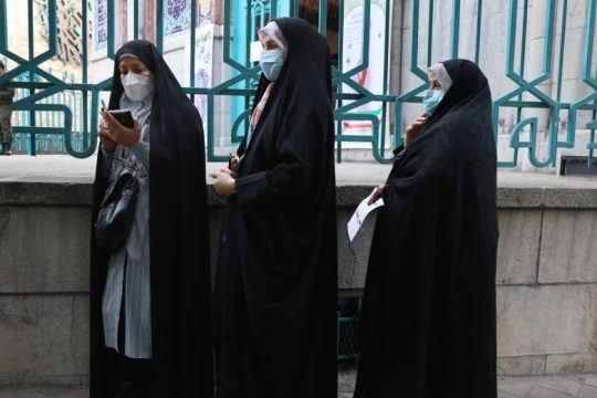 Δηλητηρίαζαν μαθήτριες στο Ιράν για να σταματήσει η εκπαίδευση των κοριτσιών