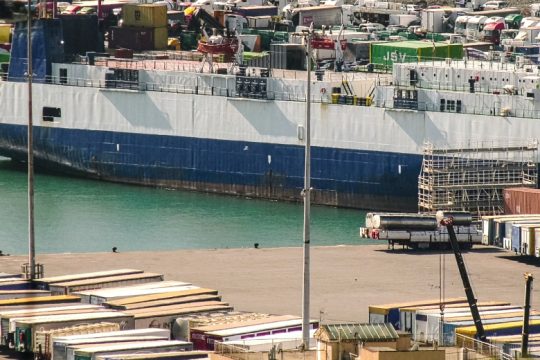 «Δεν στέλνουμε όπλα στην Ουκρανία» – Απεργία λιμενεργατών στην Ιταλία