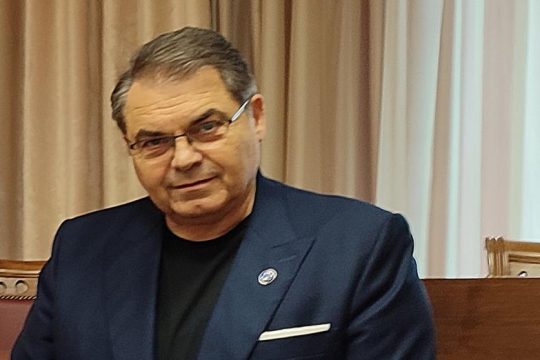 Σε γιους «γαλάζιου» δήμαρχου 370.000 ευρώ με… 15 απευθείας αναθέσεις