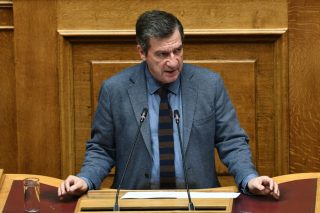 «Ολοκληρωτικής νοοτροπίας»