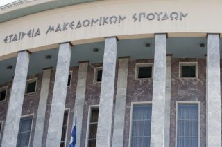 Διοίκηση Σχολής ΚΘΒΕ: «Αποκηρύξτε την κατάληψη για να πληρωθείτε» – Τι απαντά ο καλλιτεχνικός διευθυντής