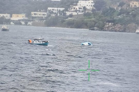 Υγρός τάφος στη Λέρο για τέσσερα παιδιά και μία 20χρονη