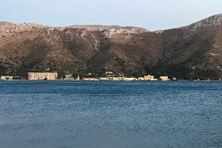 Αγνοούνται ακόμη τρία άτομα στο ναυάγιο στη Λέρο
