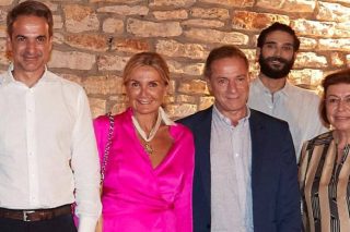 Όχι, δεν είναι κωλοτούμπα!