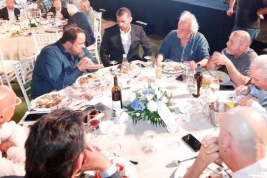 «Το «ντέρμπι των ολιγαρχών»