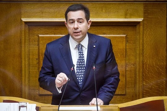 Ο Μηταράκης απαντά στον Κούλογλου κατηγορώντας την «Εφ.Συν.»