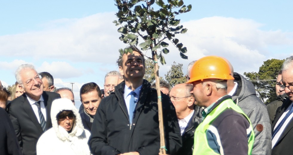 Βολές αντιπολίτευσης για το επικοινωνιακό σόου Μητσοτάκη στο Μάτι