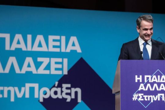 Το πιο θερμό χειροκρότημα μετατράπηκε σε… γέλιο