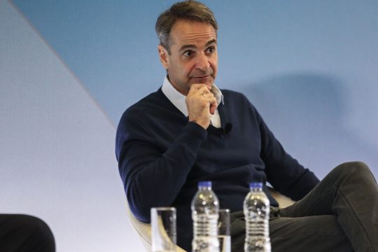 Κάλπες μετά… Βαΐων και κατώτατου μισθού