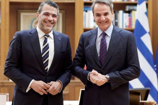 Άλλες δύο «μεταγραφές» από το ΠΑΣΟΚ στη Νέα Δημοκρατία