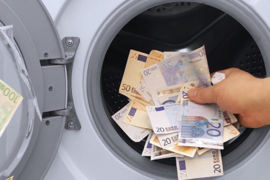Πόρισμα-φωτιά για τηλεοπτικό αστέρα