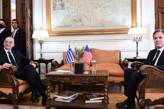 Προσήλωση στη στενή συνεργασία με τις ΗΠΑ