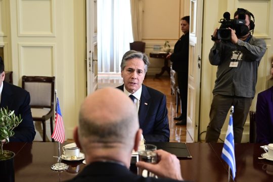 ΑντιΝΑΤΟϊκές διαδηλώσεις για την επίσκεψη του Αμερικανού ΥΠΕΞ