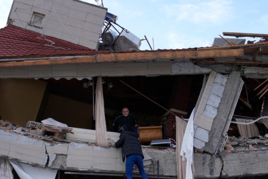 Τα καρέ της καταστροφής σε Τουρκία και Συρία [εικόνες και βίντεο]