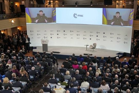 Όπλα και πάλι όπλα ζήτησε στη Διάσκεψη του Μονάχου ο Ζελένσκι