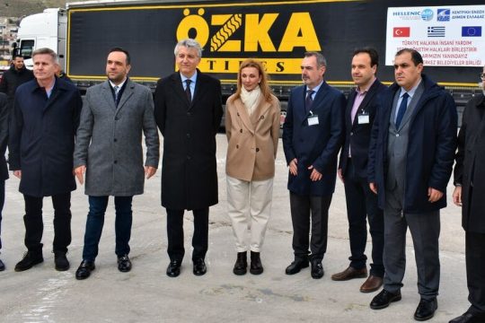 Με το «Neptune Okeanis» η ανθρωπιστική βοήθεια στην Τουρκία