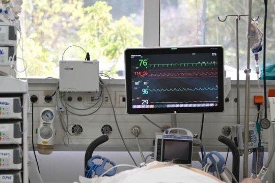 Πληθαίνουν τα ερωτήματα για τη δωρεά του ΙΣΝ – Η πρώτη απάντηση της κυβέρνησης