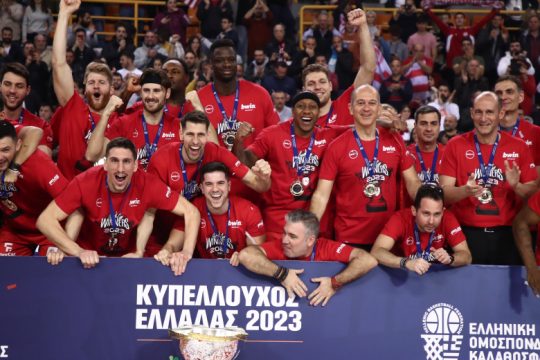 Με «επίδειξη δύναμης» Κυπελλούχος ο Ολυμπιακός