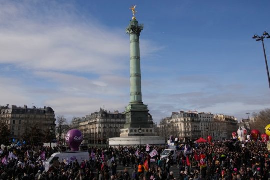 Η αναμόρφωση του συνταξιοδοτικού οδηγεί σε πολιτικές ανακατατάξεις
