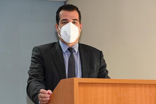 Εγκαινιάζοντας… διαβεβαιώσεις κατευνασμού και πτέρυγα σε ιδιωτική μονάδα υγείας