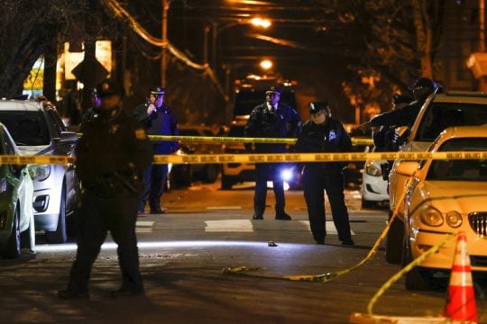Ένα παιδί και τέσσερις έφηβοι τραυματίες από πυροβολισμούς στη Φιλαδέλφεια