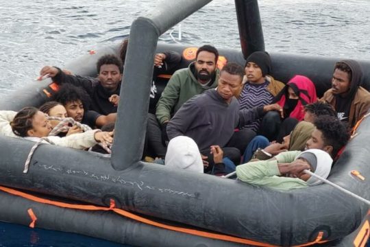 Κηδεύτηκαν στη Λέσβο τα δύο άτυχα προσφυγόπουλα