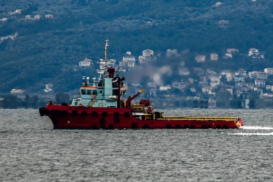 Σε απεργιακές κινητοποιήσεις τα πληρώματα των ρυμουλκών